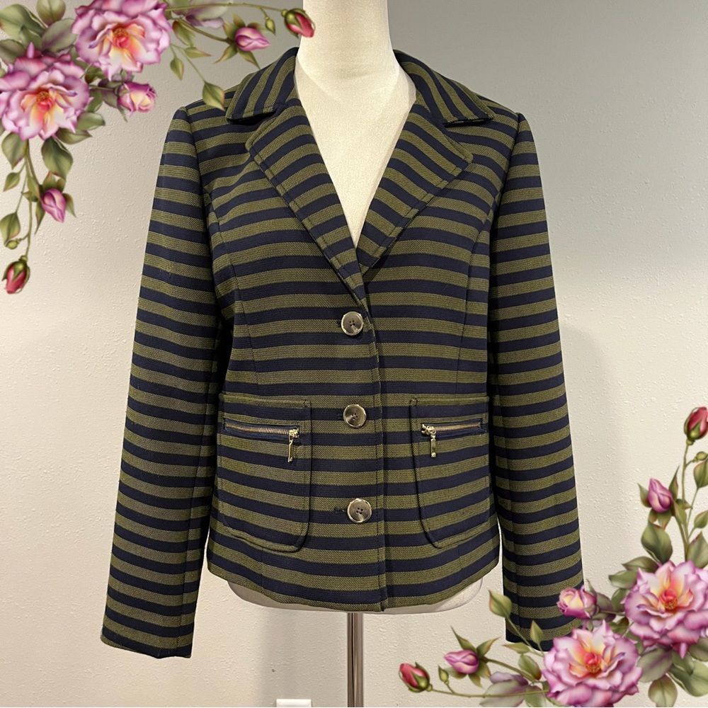 Striped long sleeve‎ button down blazer with pockets size 8